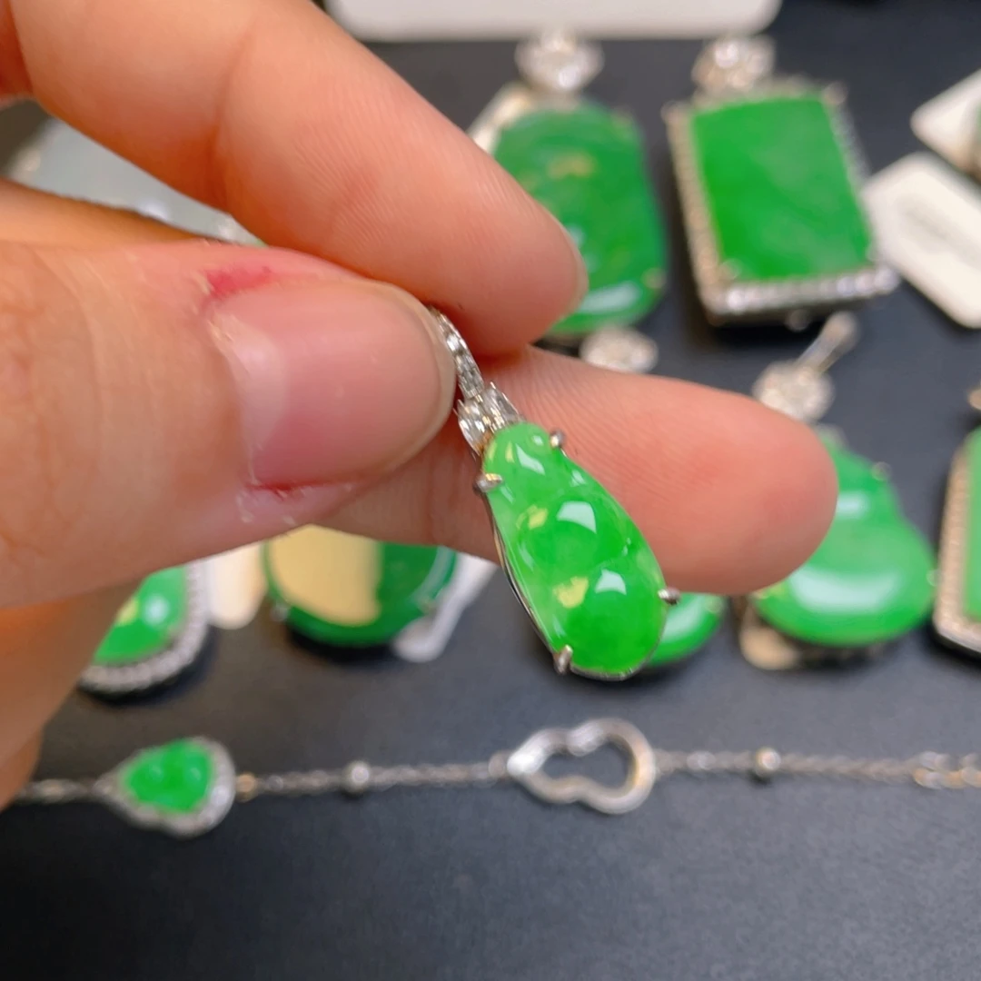 翡翠银S925镶嵌颈饰