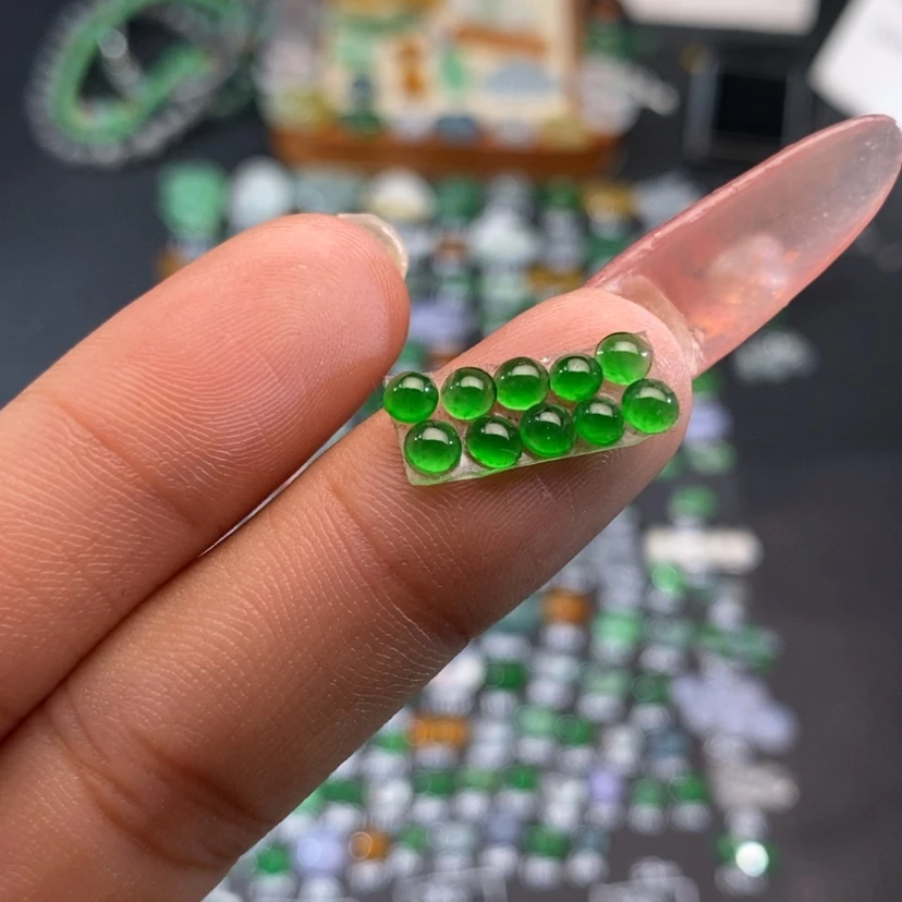 【闪购商品】翡翠挂件未镶嵌蛋