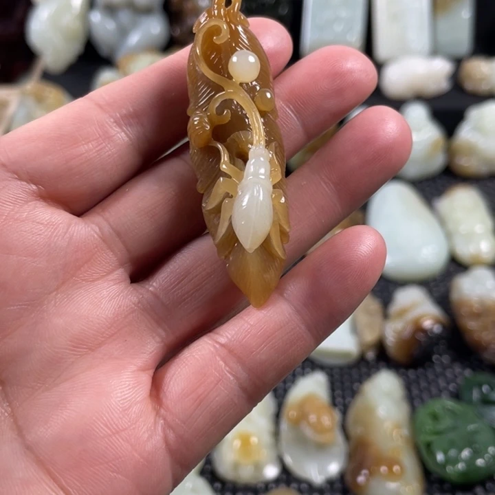 和田玉（糖玉）未镶嵌颈饰