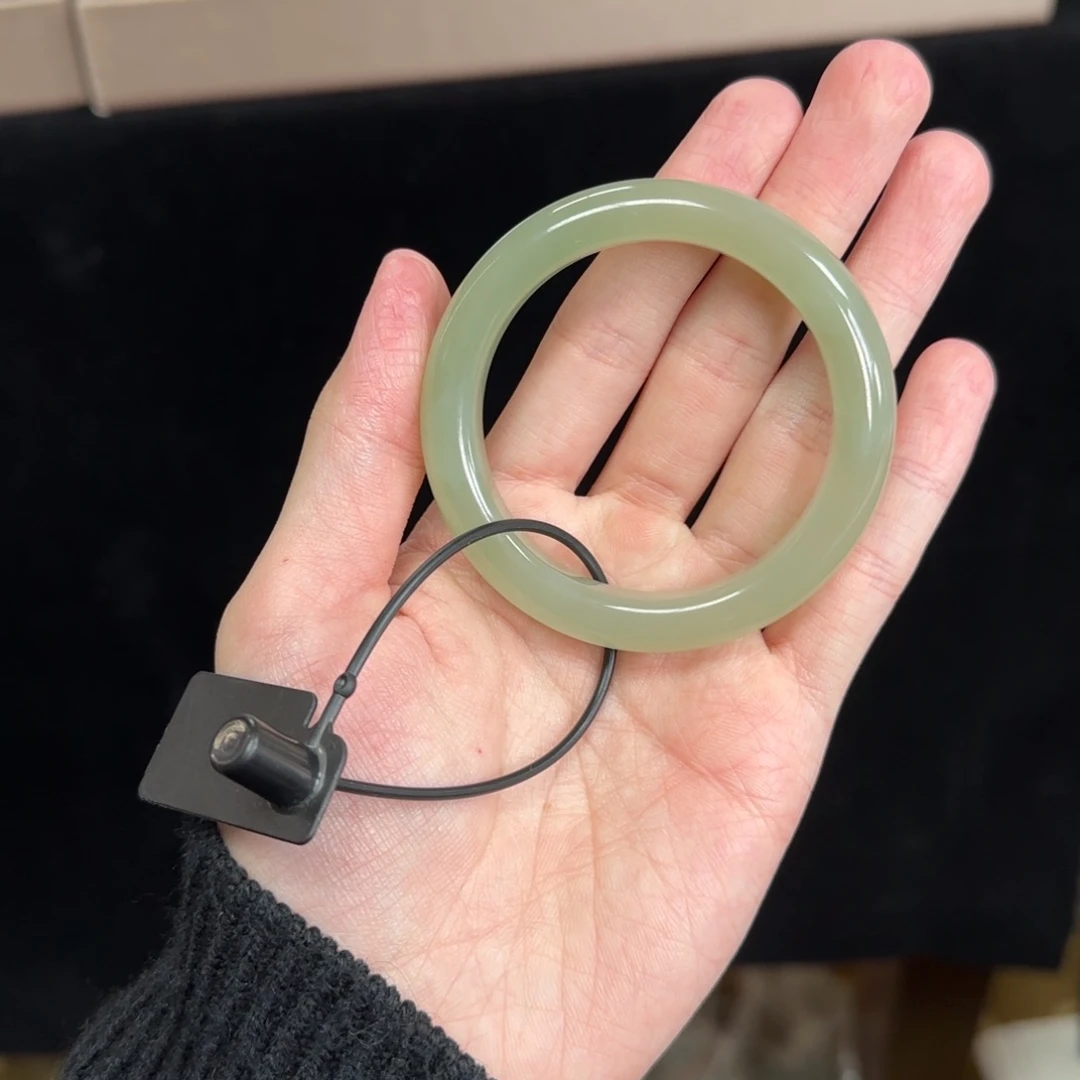 和田玉未镶嵌手镯53