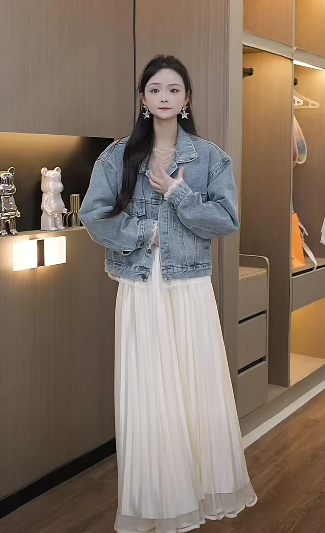 【秀宝女装】春节新款百搭水洗蕾丝拼接牛仔外套XB4895