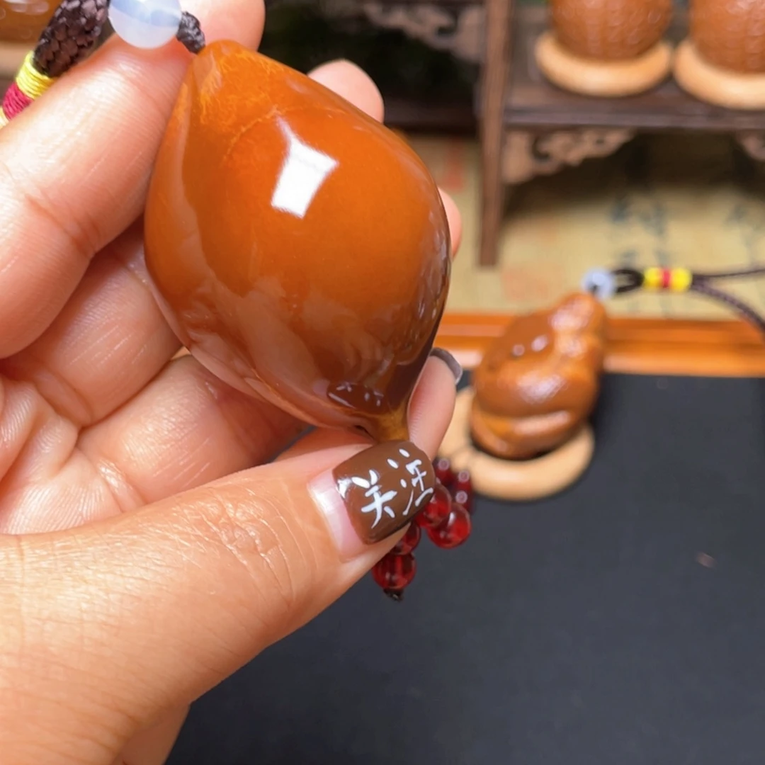 橄榄核吊坠鲍鱼37穿配