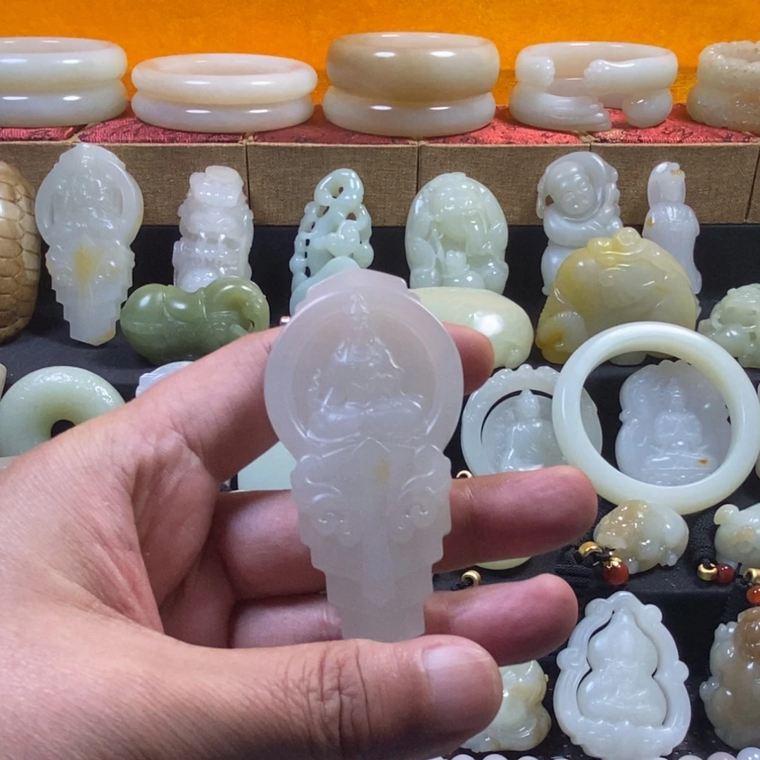 和田玉未镶嵌挂件