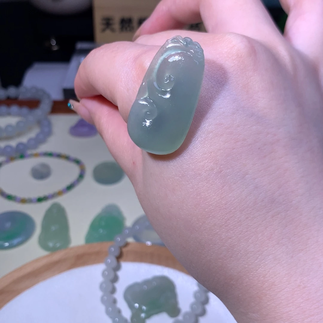 未镶嵌定制翡翠如意