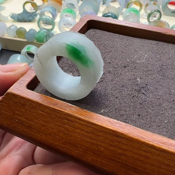定制翡翠未镶嵌福利戒指有纹裂11-20