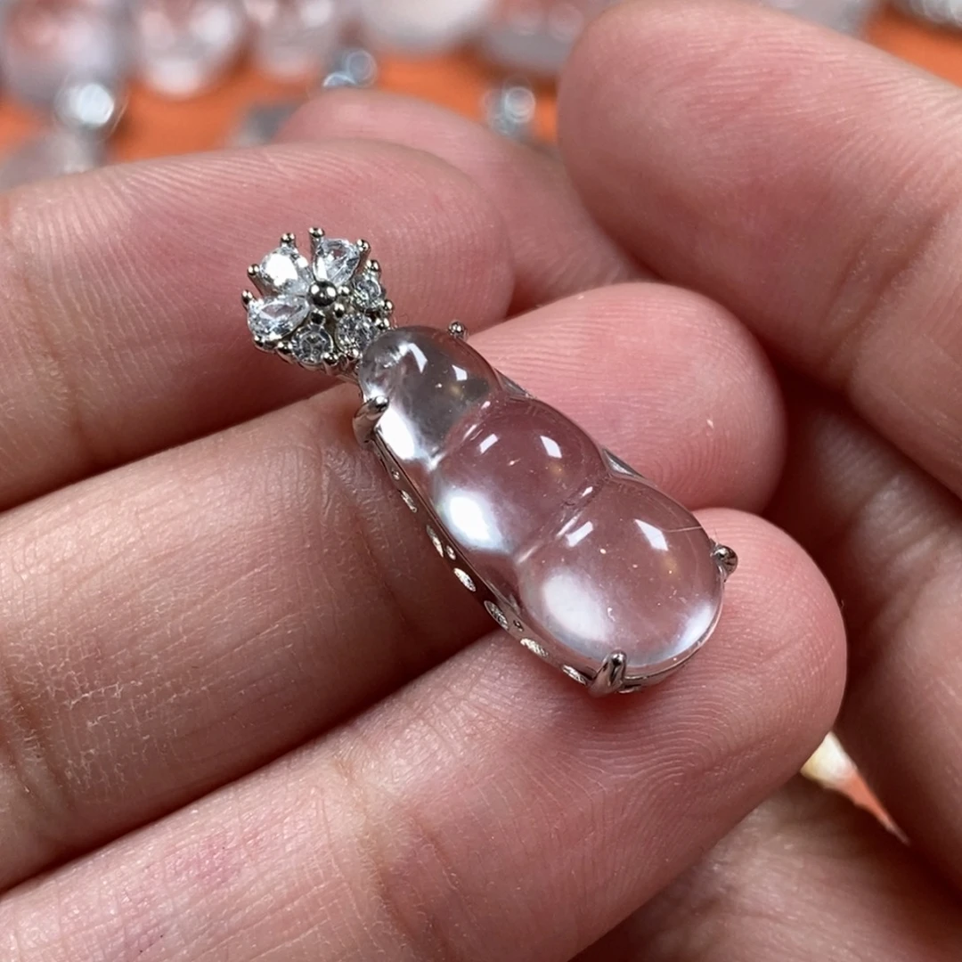 石英质玉银S925镶嵌颈饰福豆