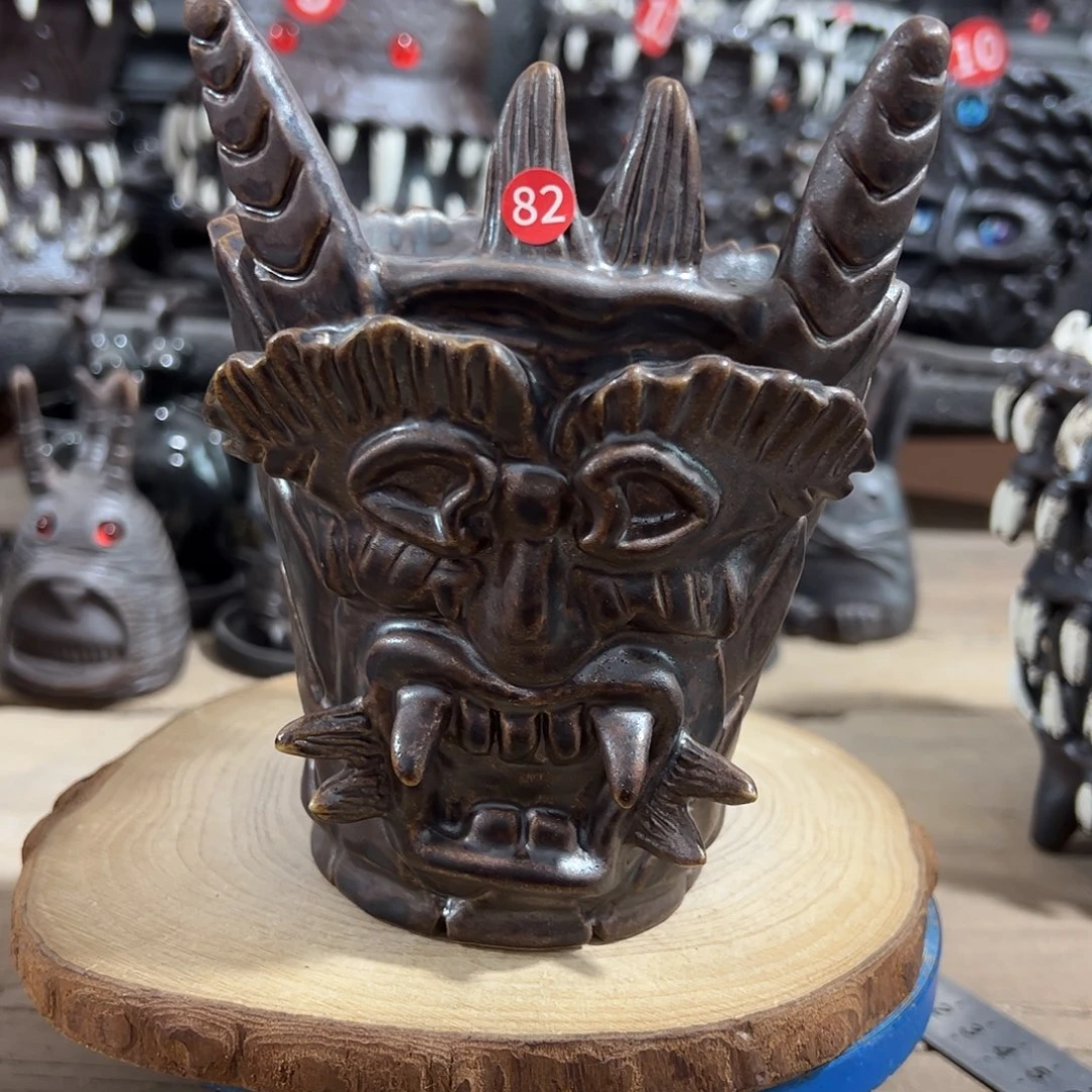 82号，手捏手刻花盆，内口11外高11.5