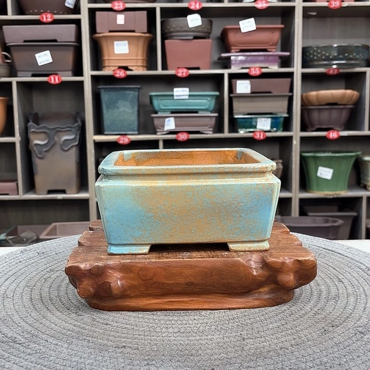 紫砂花盆紫砂的颜色很好看