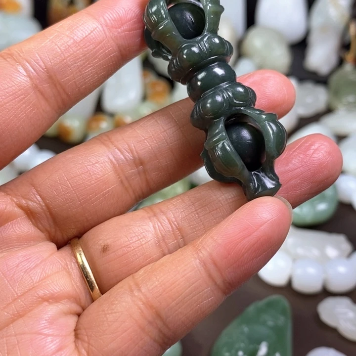 和田玉（青玉）未镶嵌颈饰