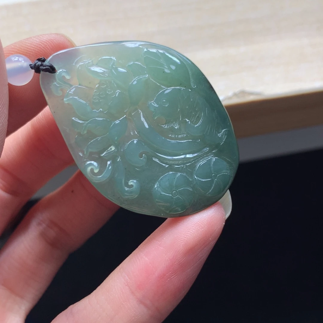 颈饰未镶嵌翡翠吊坠