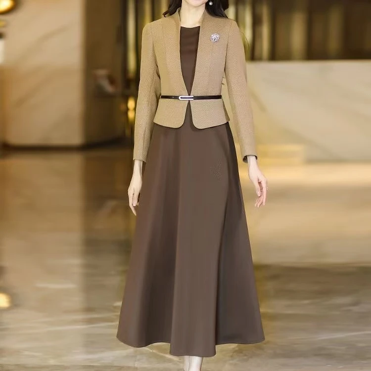 连衣裙女秋装2025年新款气质显瘦裙子秋冬假两件裙子法式轻奢裙子