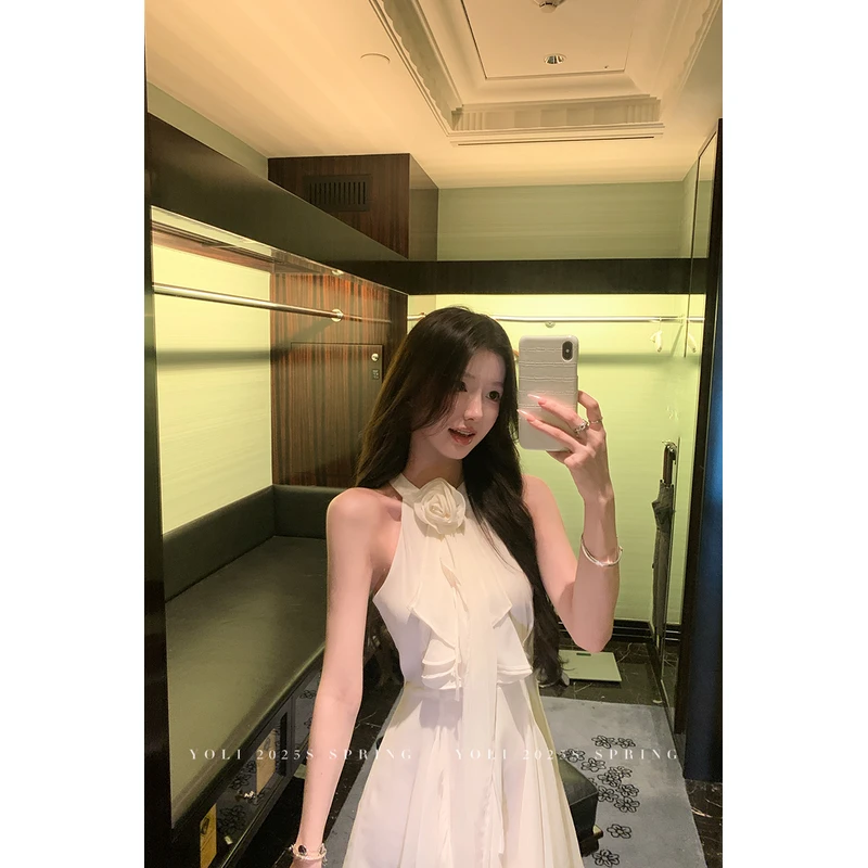 YOLI 张宥利  "温柔褶皱"挂脖连衣裙