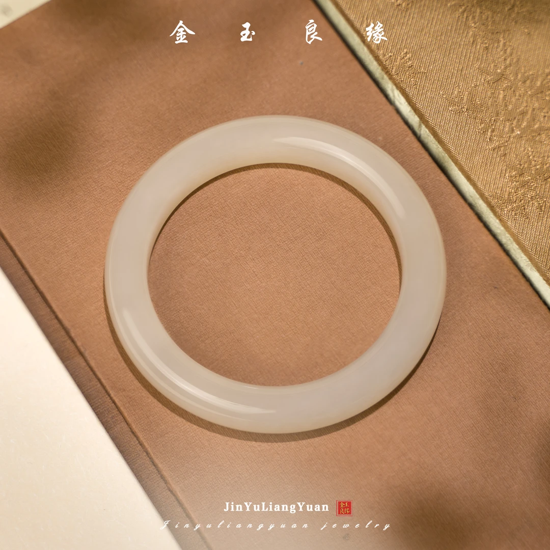 金玉良缘糯冰藕粉手镯精美传承镯（和田玉材质）