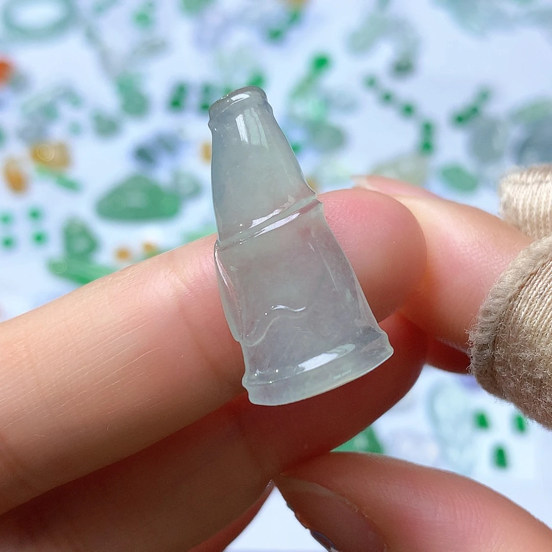 翡翠未镶嵌颈饰竹节