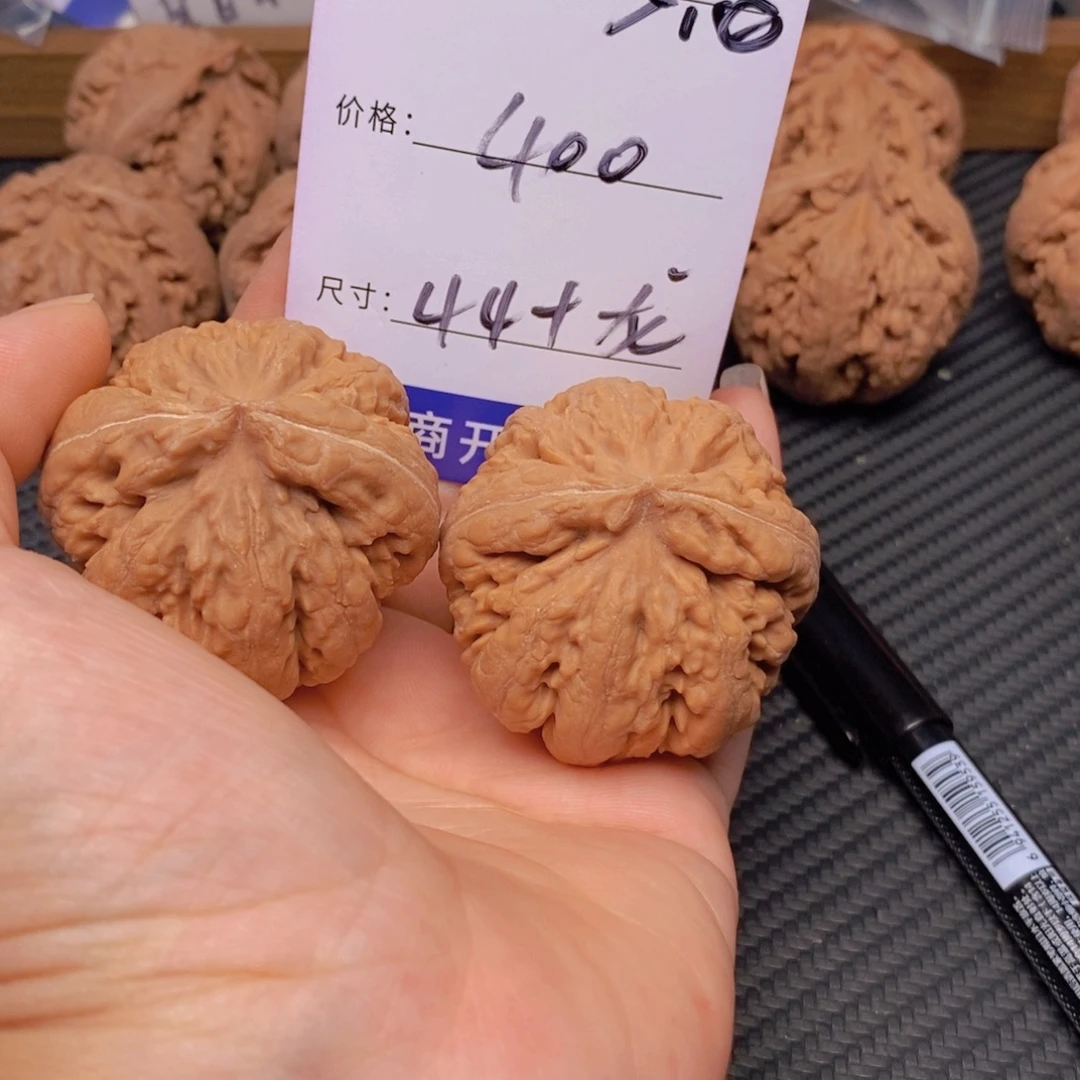 梦***想文玩核桃霸王龙核桃
