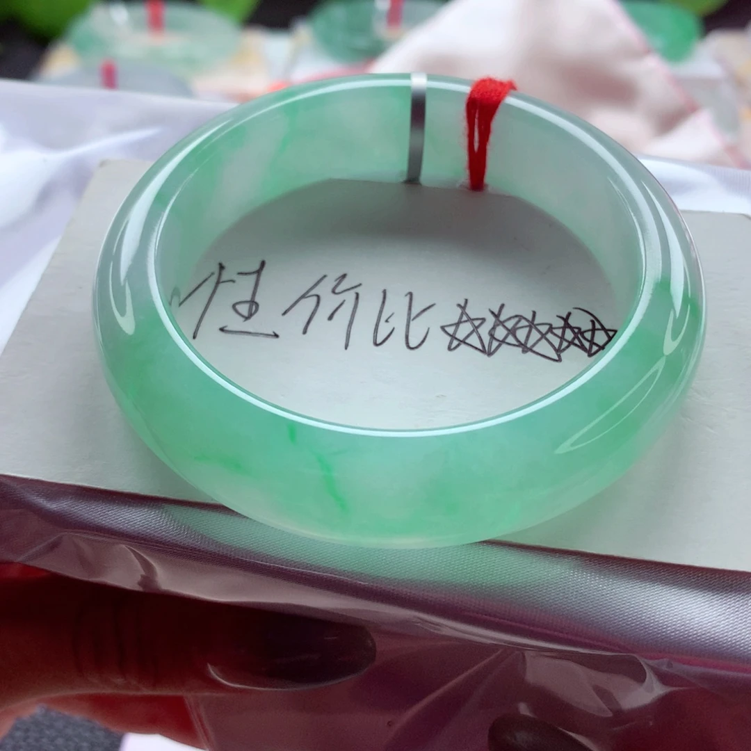 翡翠手镯未镶嵌52.8 金丝绿种色兼备 灵