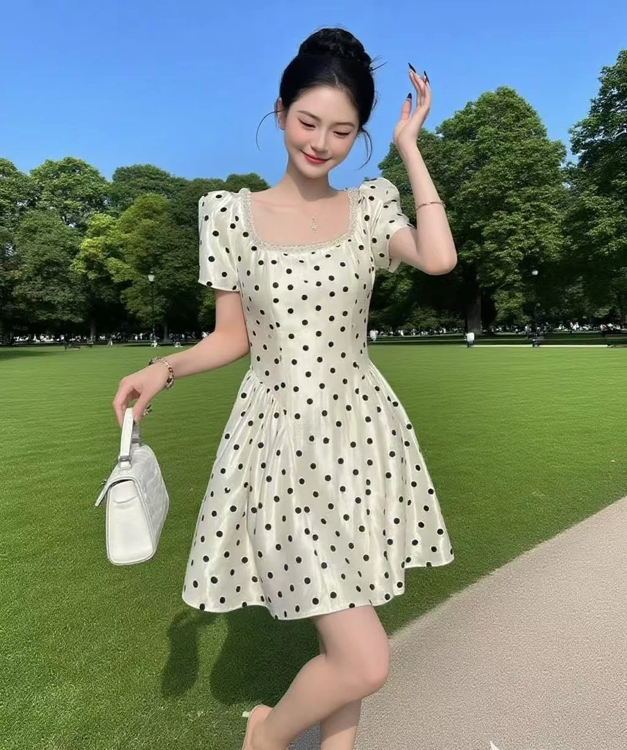 2025新款波点气质方领连衣裙高腰时尚名媛赫本风小个子气质连衣裙