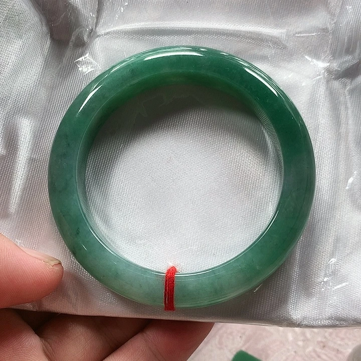 翡翠未镶嵌手镯缅甸翡翠手镯圈口58