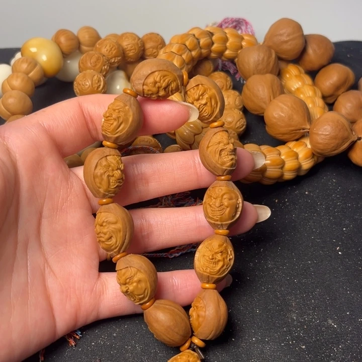 橄榄核手串包衣恶僧