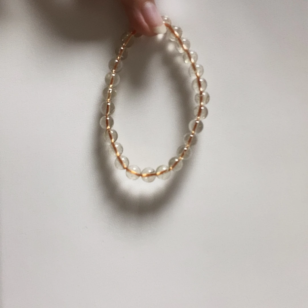 水晶手串未镶嵌简单