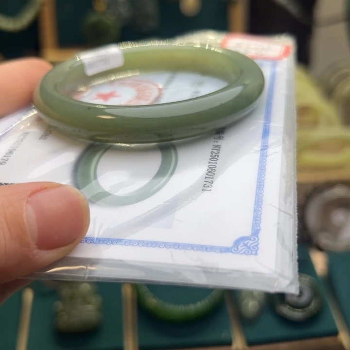 和田玉手镯未镶嵌58.4圈围1731