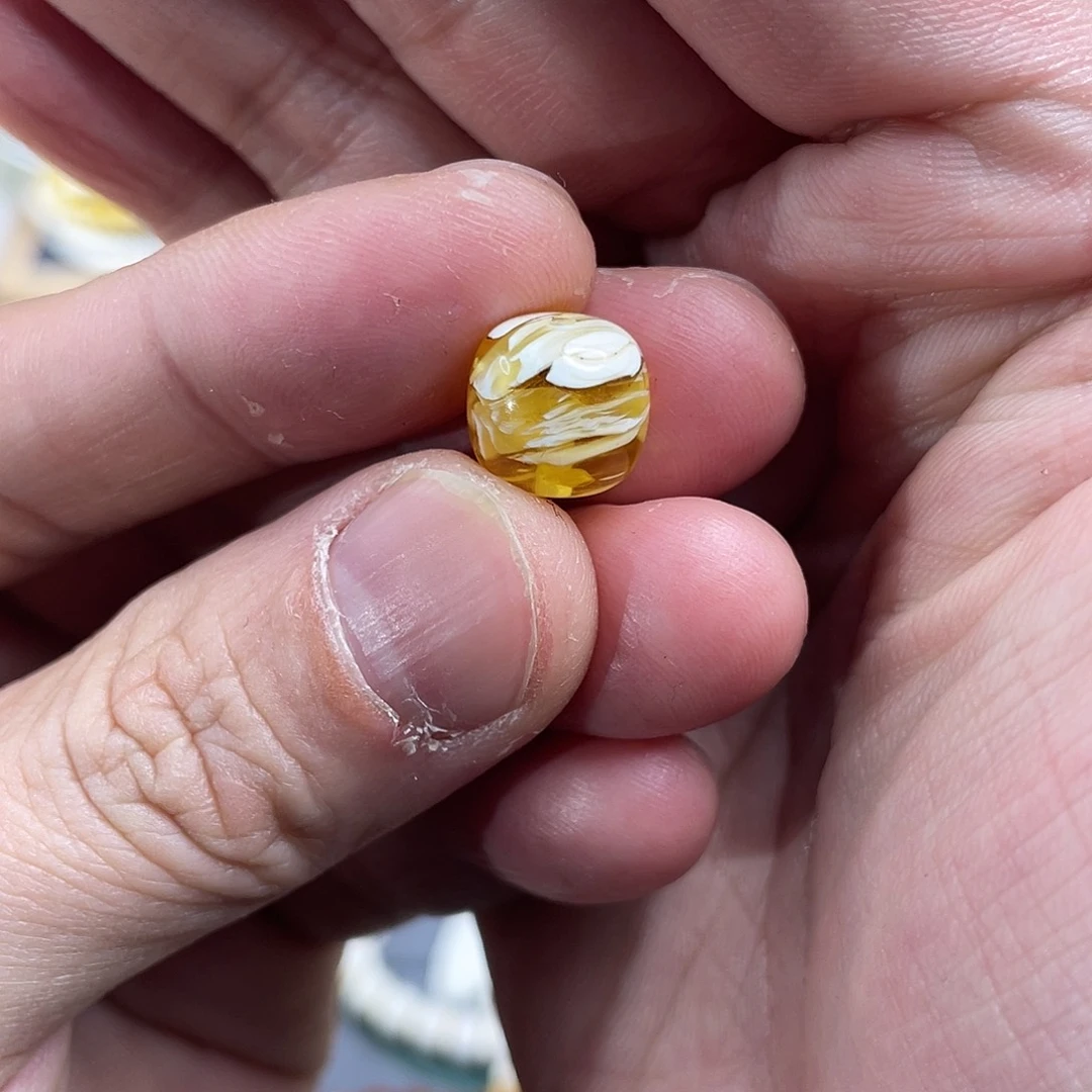 琥珀裸石未镶嵌飞*