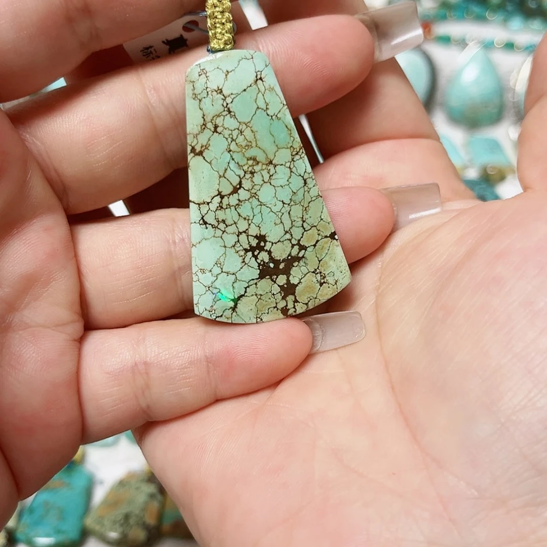【闪购商品】未镶嵌绿松石珠宝奇石