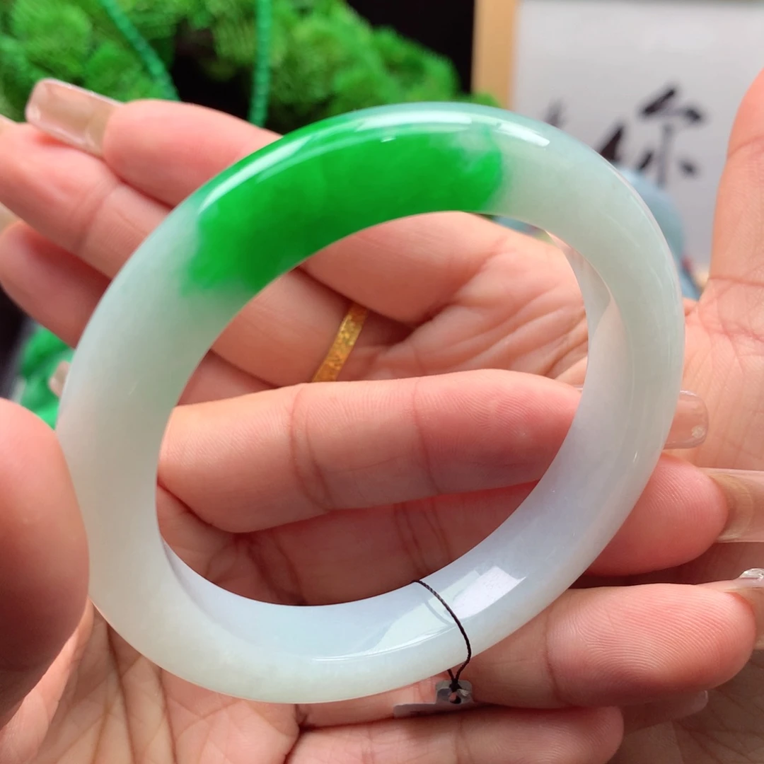 未镶嵌手镯翡翠缅甸