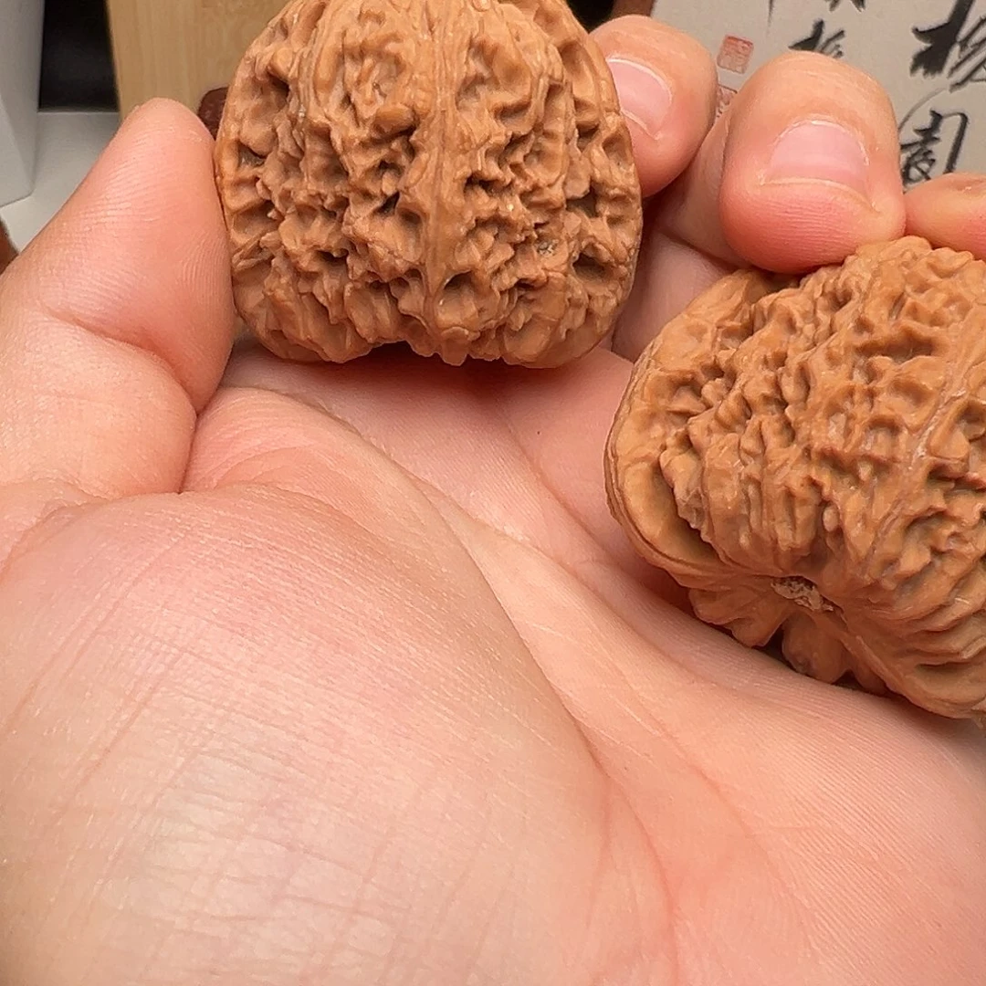 小***狒文玩核桃吊坠南疆石