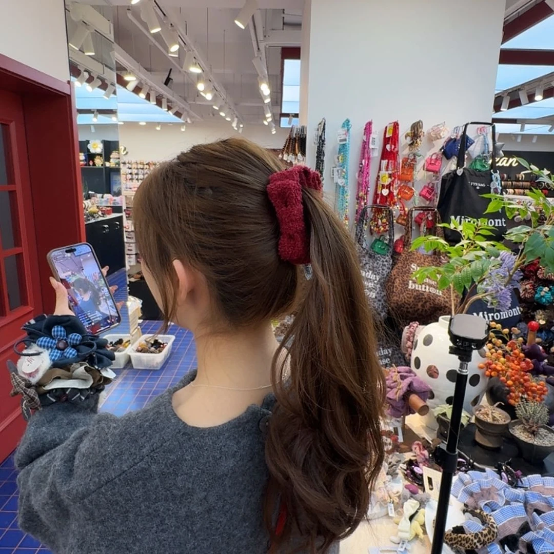 红色香蕉夹哦哦哦哦