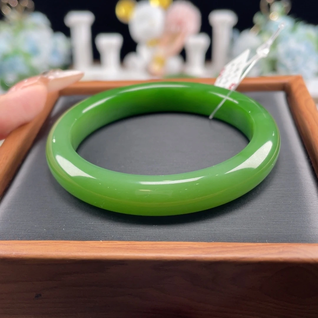 和田玉未镶嵌手镯俄碧粉阳绿53mm