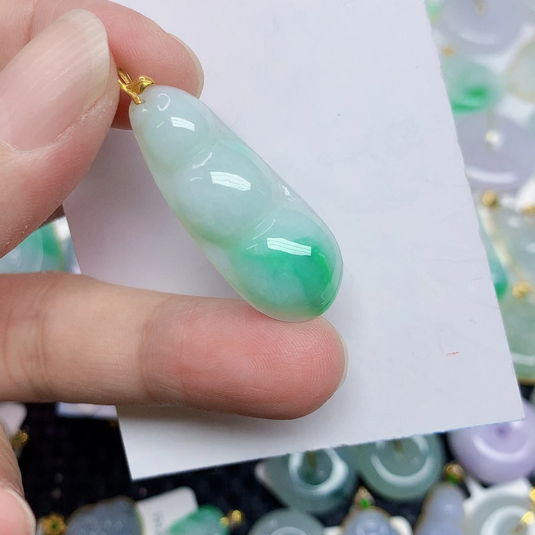 翡翠18K金镶嵌颈饰3456797