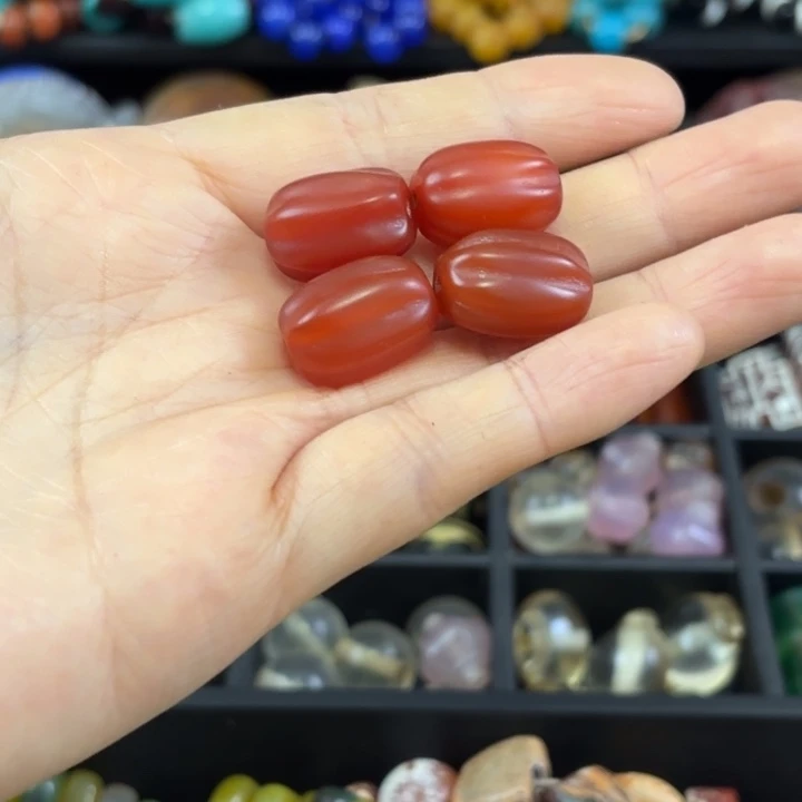 三***环玛瑙/玉髓未镶嵌颈饰