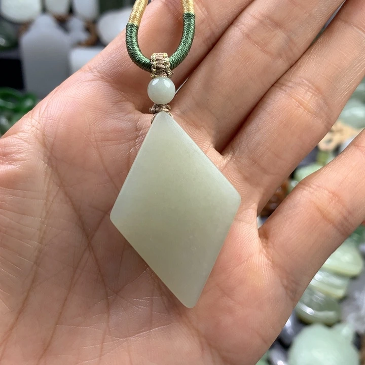 和田玉未镶嵌颈饰梦