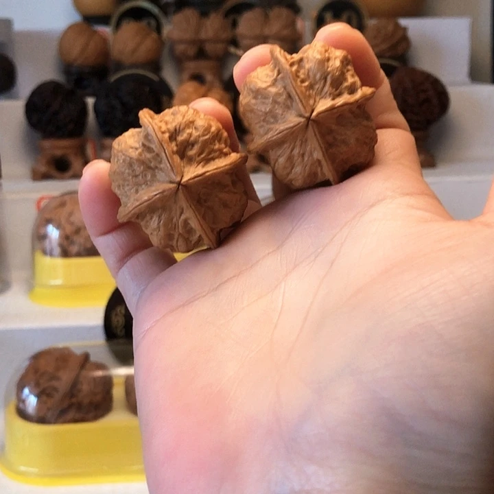 吊坠文玩核桃裂*云南铁核桃