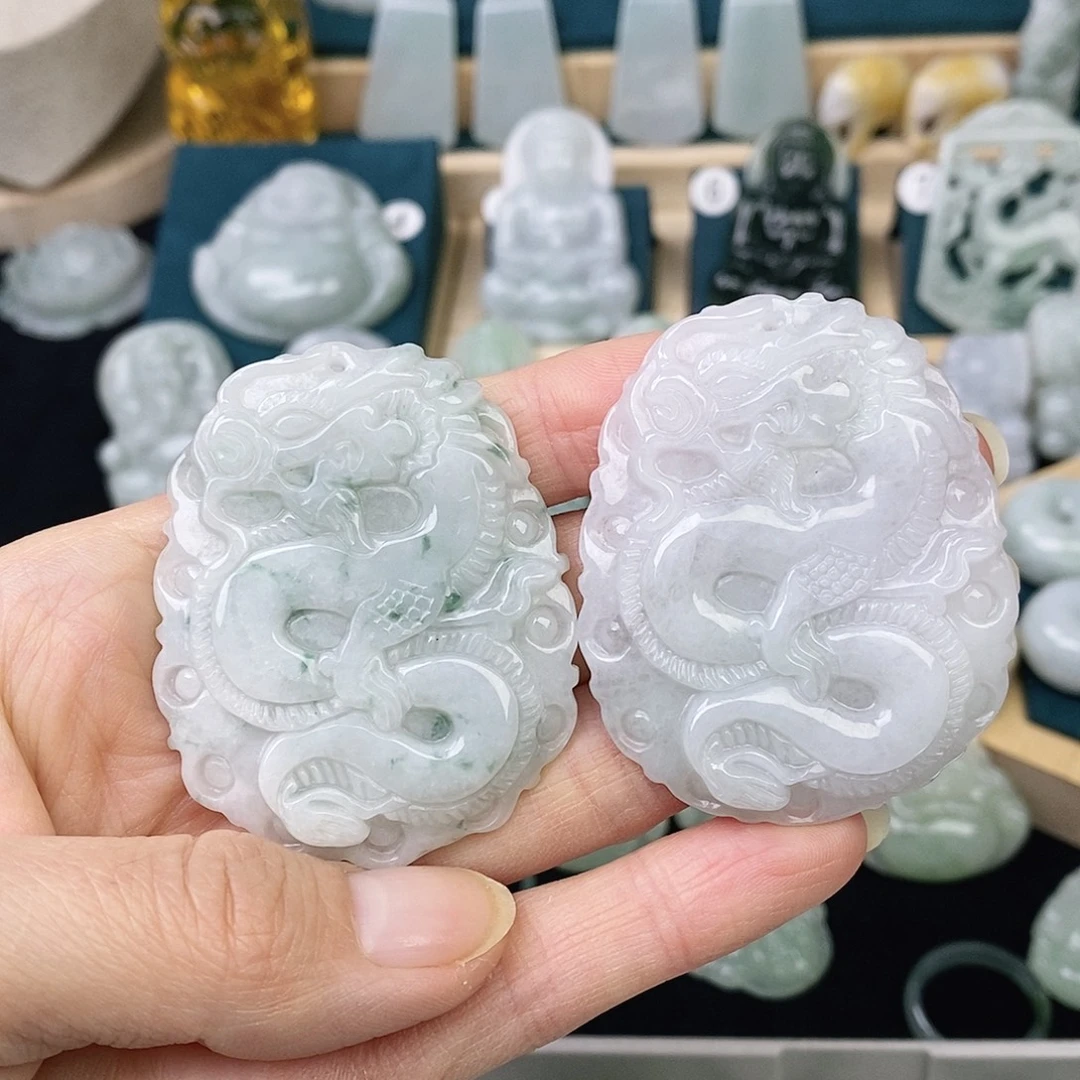 翡翠未镶嵌颈饰龙牌发货发其一