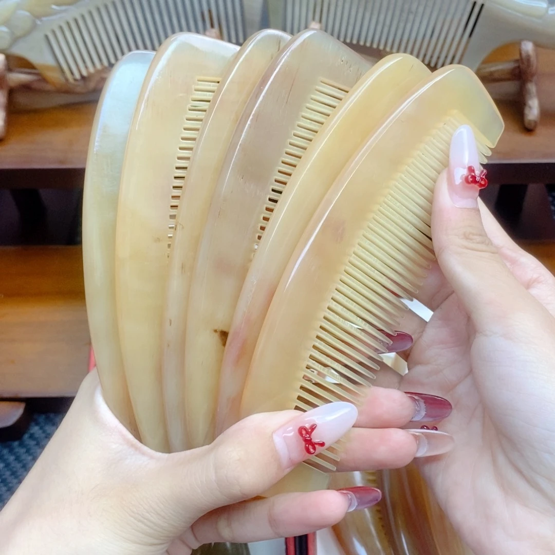 纯手工制作纯牛角梳子