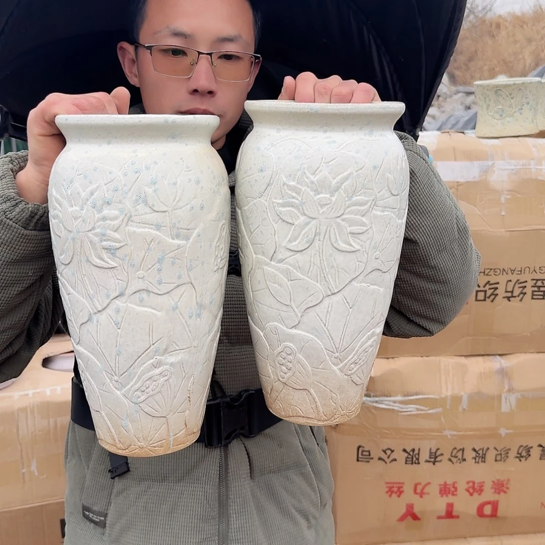 紫砂花盆口16高32（两个白色荷花