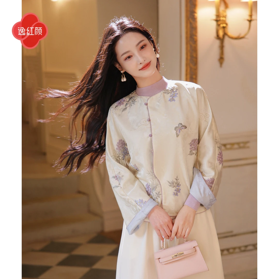逸红颜 月袅 2025早春江南淡彩绣球刺绣提花国风新中式外套女