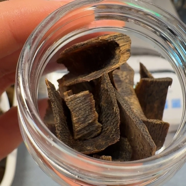 沉香碎屑沉香满****艳海南棋楠张勺子沉水牛肉干块料10克