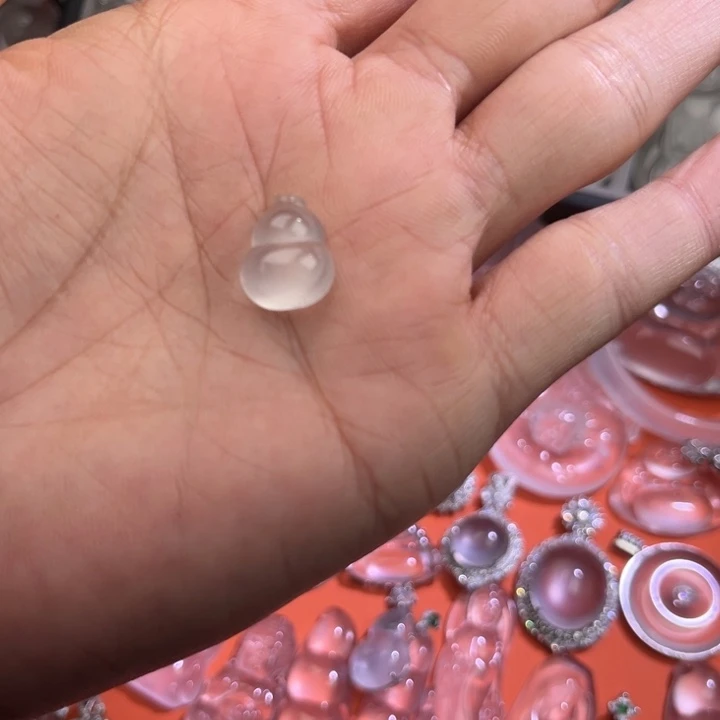 石英质玉未镶嵌颈饰