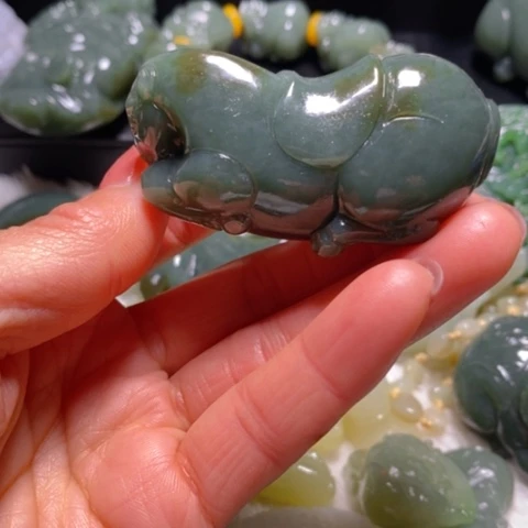 颈饰未镶嵌和田玉（糖玉）