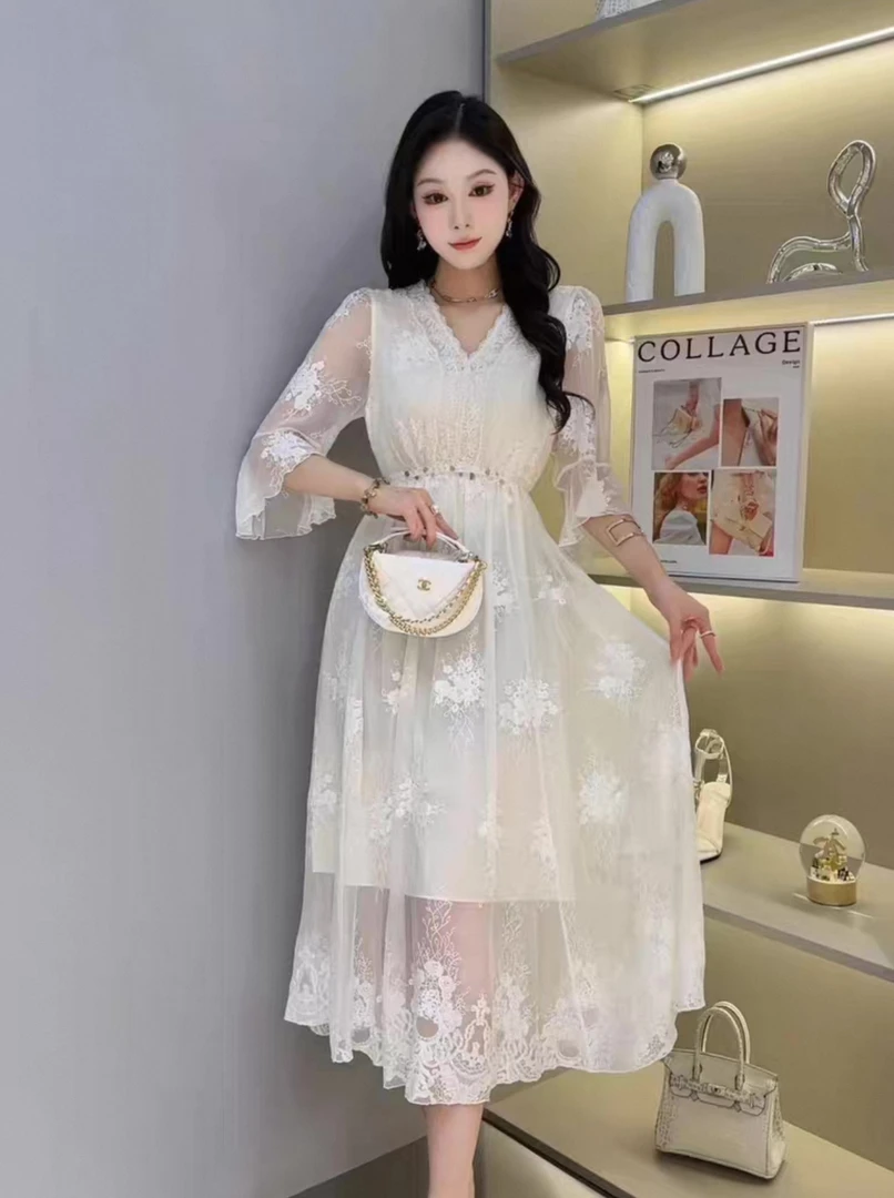 1325刺绣V领气质五分袖收腰连衣裙