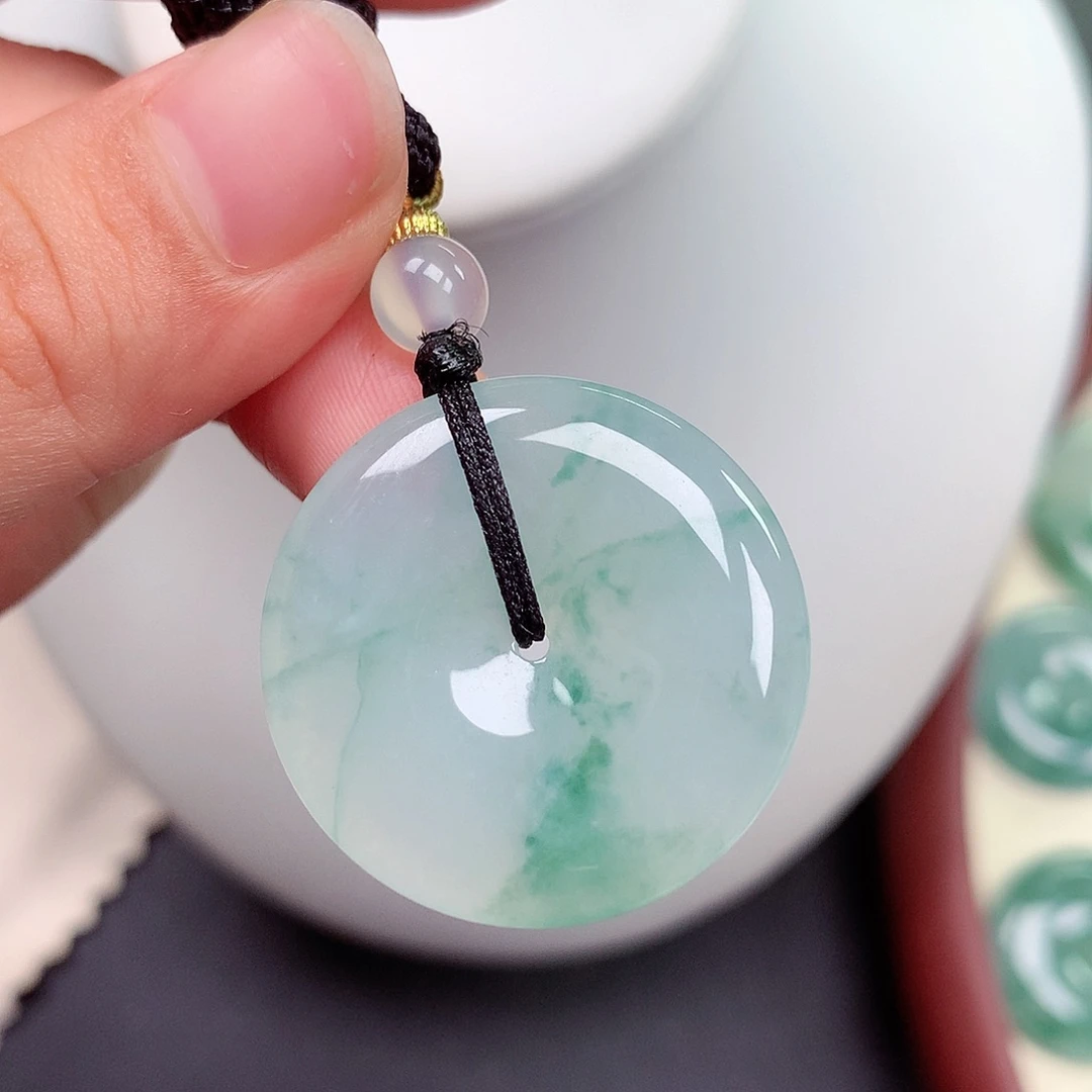 翡翠未镶嵌颈饰平安扣 28.5x5.2mm