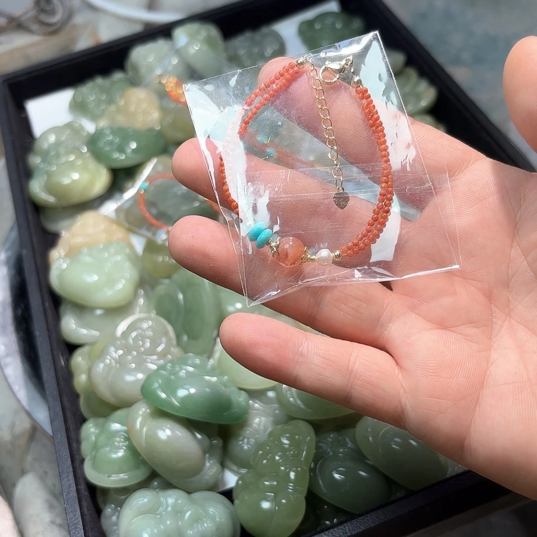 丹***d颈饰未镶嵌南红玛瑙