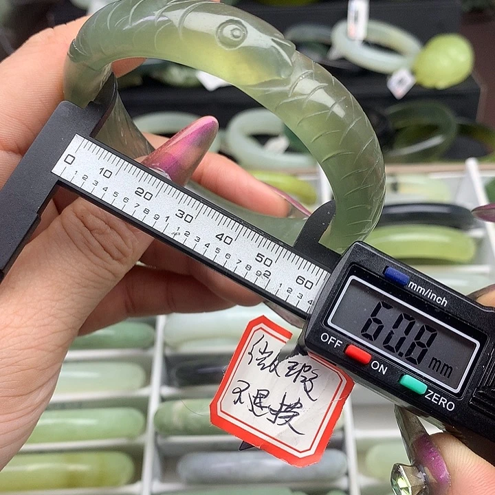 蛇纹石玉手镯未镶嵌664
