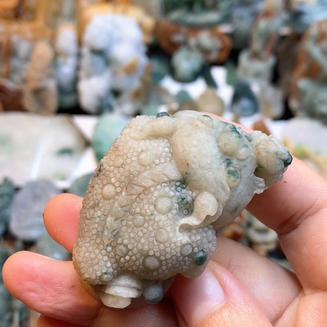 定制翡翠未镶嵌特色1