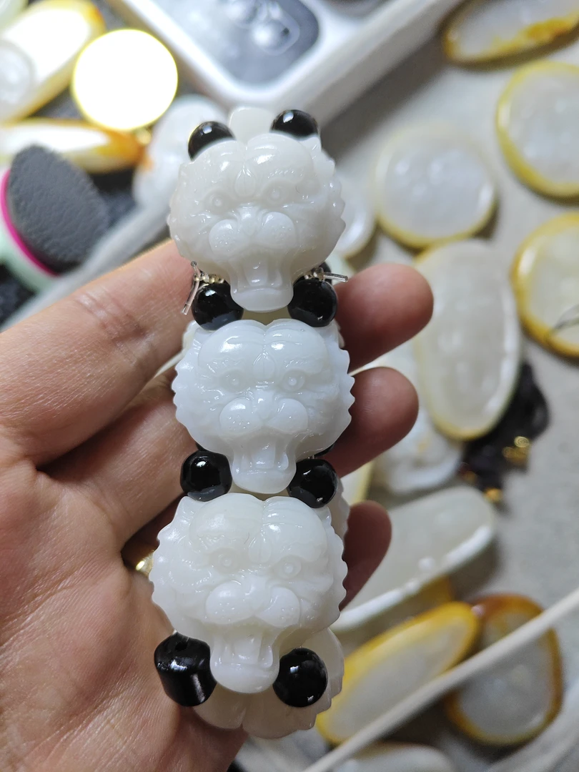 和田玉精品虎牌手串