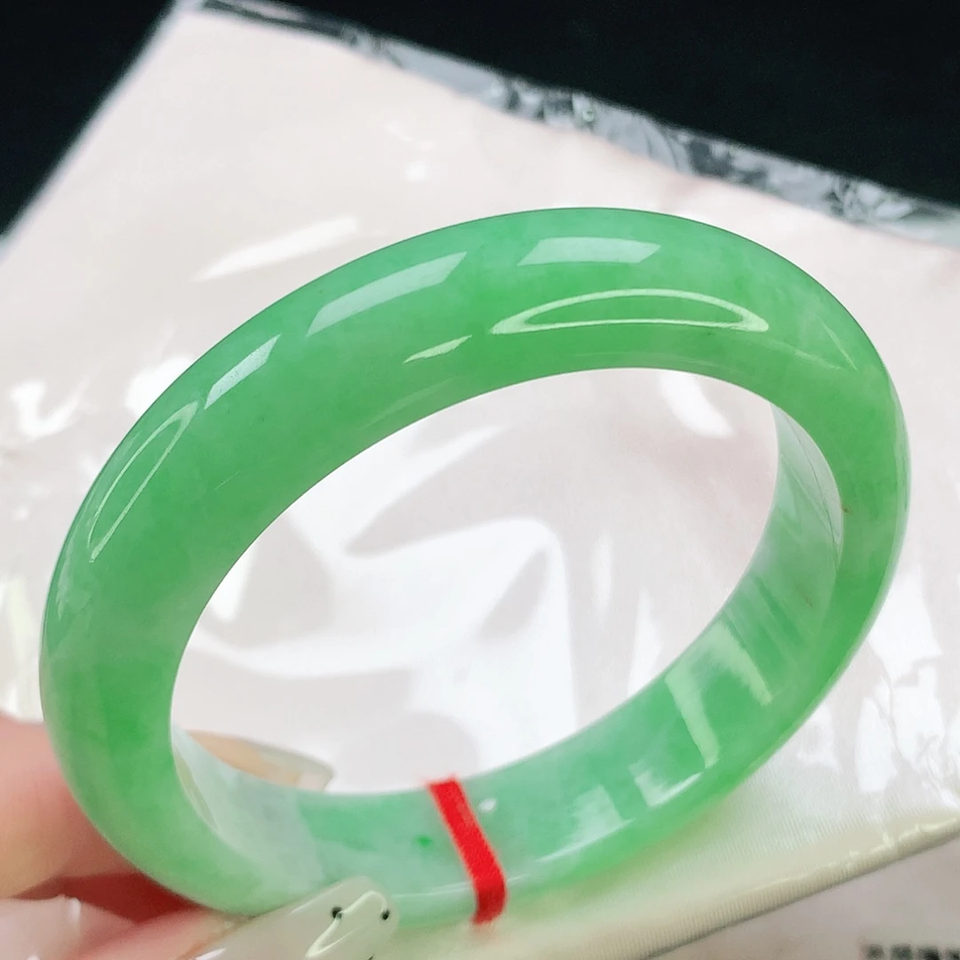 翡翠未镶嵌手镯684