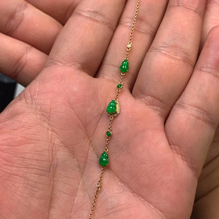 18K金镶嵌手链翡翠满色葫芦手链